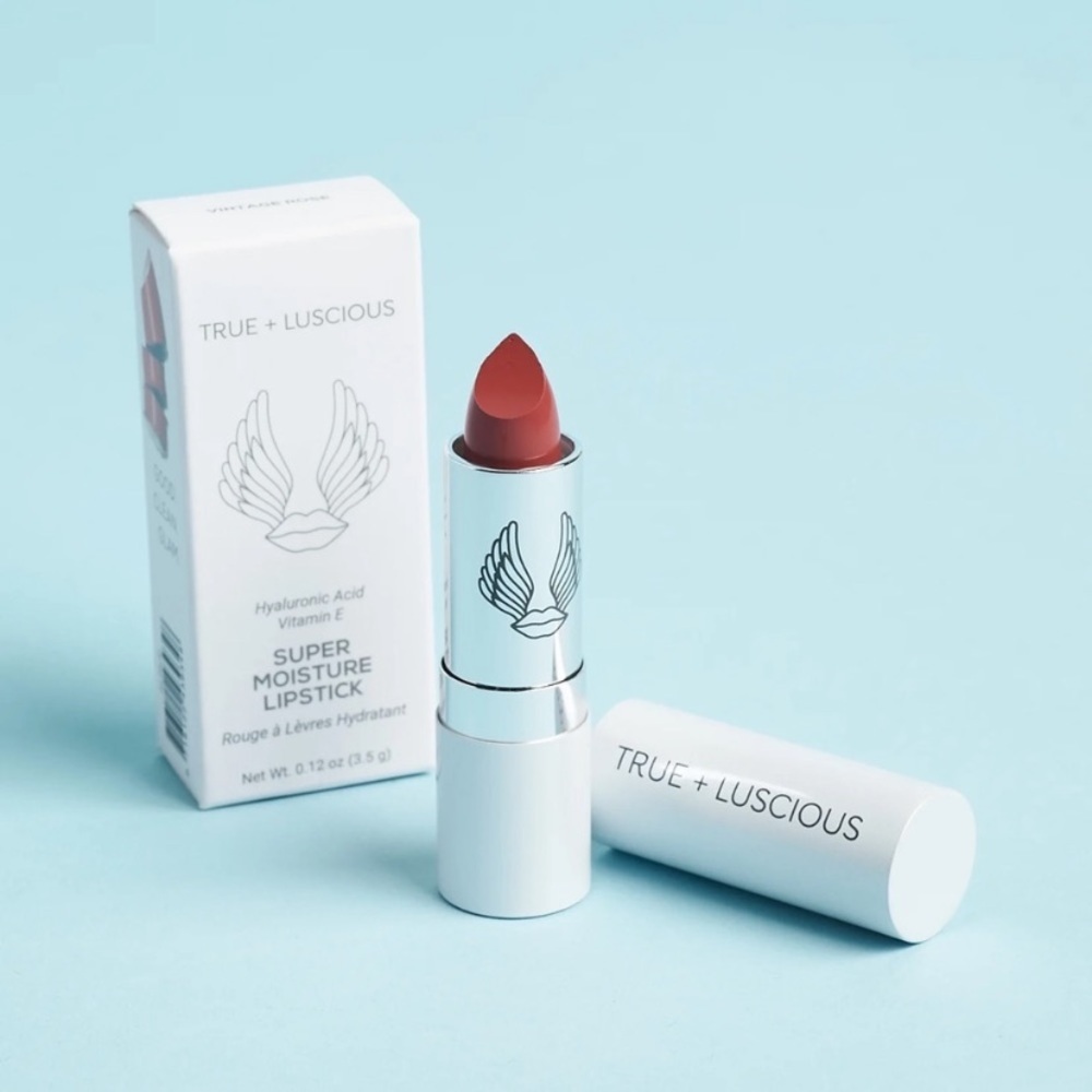 True + Luscious super moisture lipstick